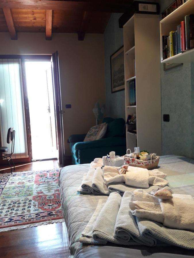 فيلافرانكا دي فيرونا Lovely Casa Paola Villlafranca Centro Zimmer Rooms المظهر الخارجي الصورة
